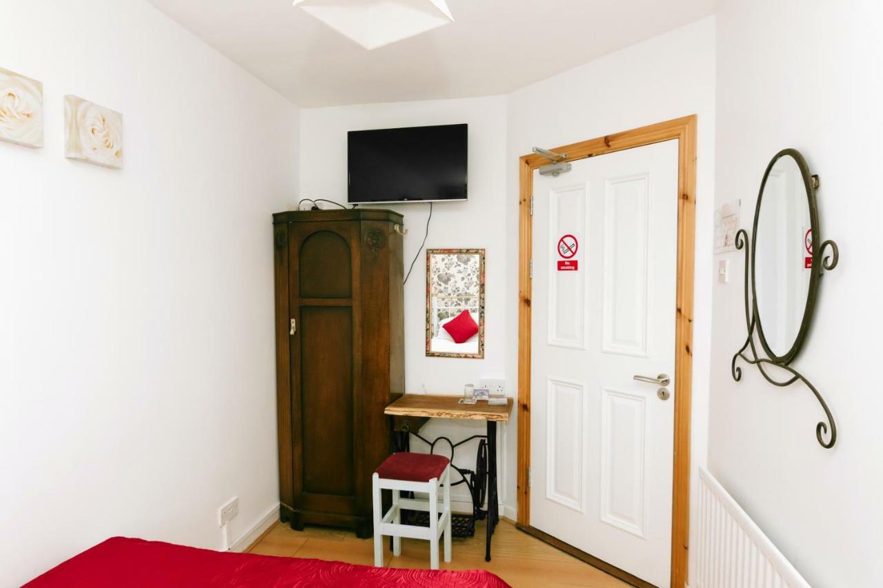 Eagle Heights Bed & Breakfast เอนนิสโครน ภายนอก รูปภาพ
