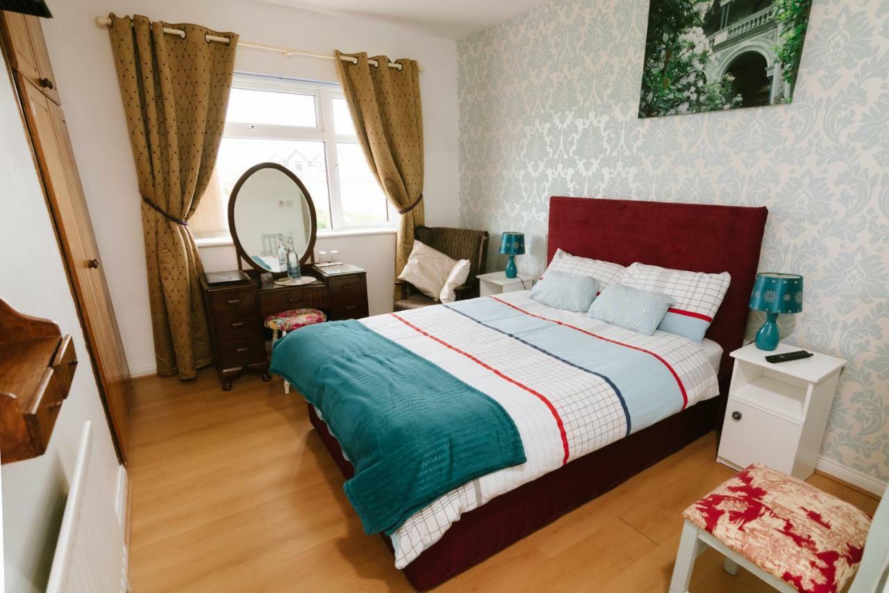 Eagle Heights Bed & Breakfast เอนนิสโครน ภายนอก รูปภาพ