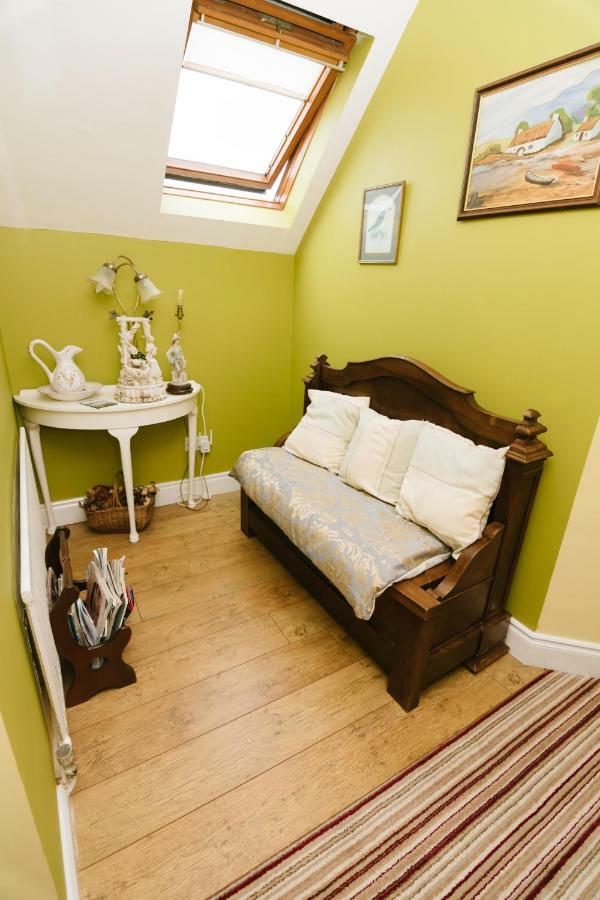 Eagle Heights Bed & Breakfast เอนนิสโครน ภายนอก รูปภาพ