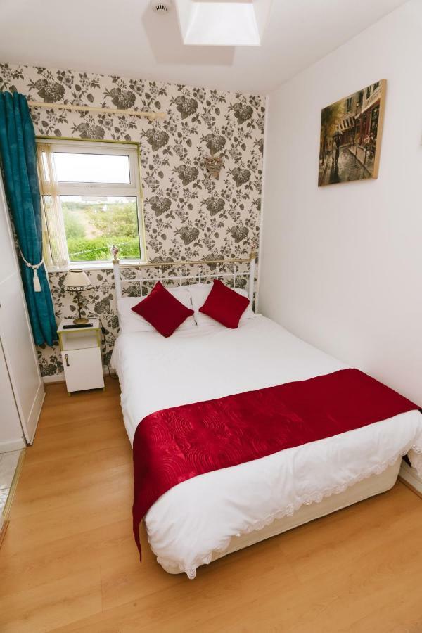 Eagle Heights Bed & Breakfast เอนนิสโครน ภายนอก รูปภาพ