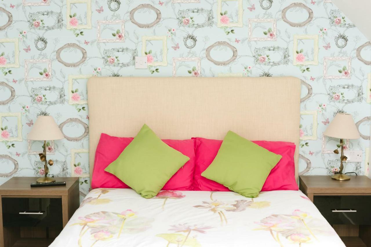 Eagle Heights Bed & Breakfast เอนนิสโครน ภายนอก รูปภาพ